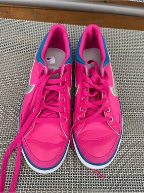 Nike Capri 3 III LTH Women Hot Pink Leather - women’s size 9